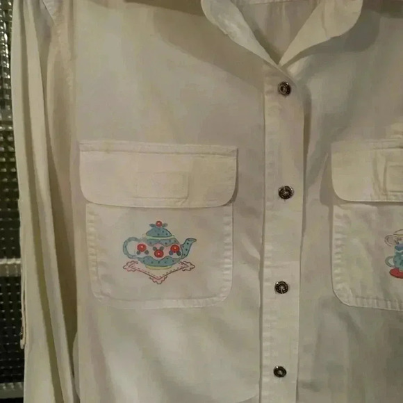 RARE Lauren Ralph Lauren Women’s White Button Up Shirt W/ Tea Pot Embroidery S - Picture 4 of 13